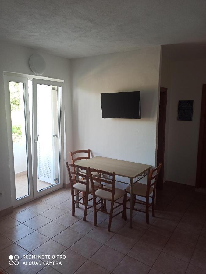 Apartament Boni02 Gdinj Zewnętrze zdjęcie